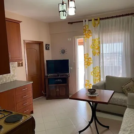 Spacious With Large Rooftop Terrace Appartamento