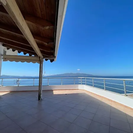 Spacious With Large Rooftop Terrace Appartamento *
