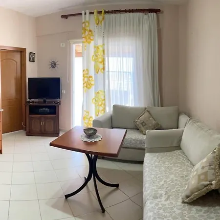 Spacious With Large Rooftop Terrace * Sarandë