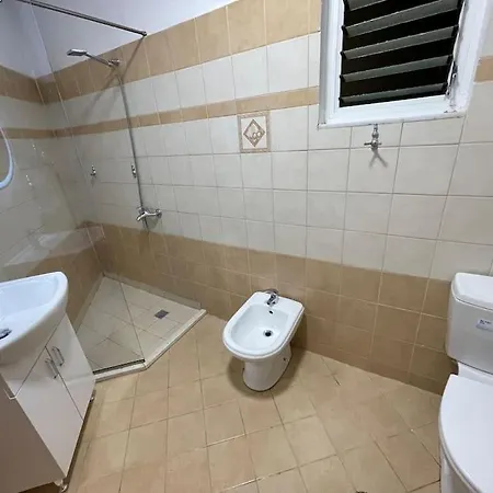Spacious With Large Rooftop Terrace * Sarandë